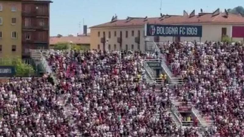 "Ciao Alex, orgoglio bolognese": lo striscione al Dall'Ara per Zanardi