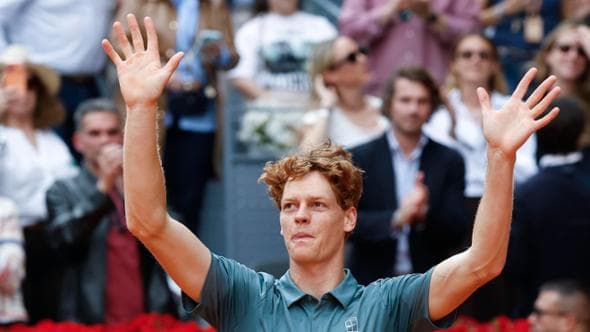 Sinner domina Zverev in due set e fa il record dei Masters 1000: “Ora si va a Roma e Parigi”