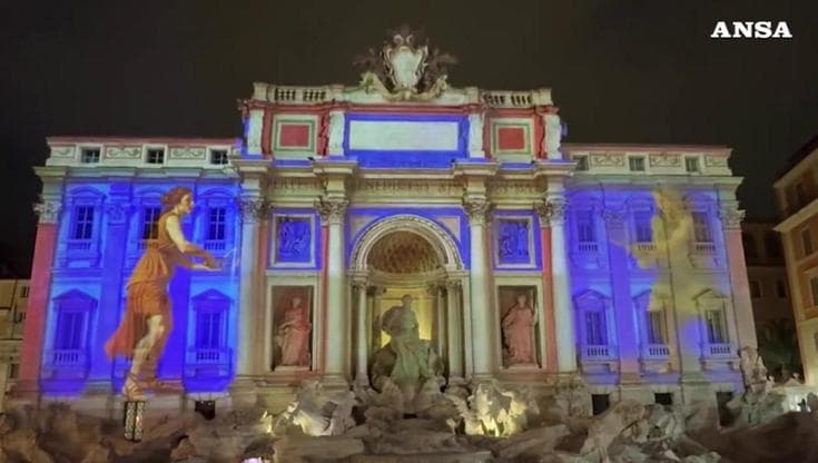 Il tennis illumina la Fontana di Trevi: gli Internazionali escono dal Foro con un magico show di luci