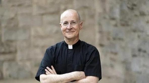 James Martin: “Assurde le critiche al Pontefice, ora il presidente ascolti”